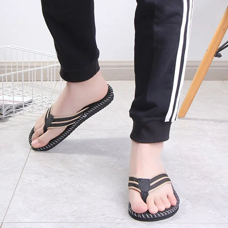 Men Slippers Outside Beach Flat Flip-flop 2023 Summer Casual Slippers Indoor Home Male Anti-slip Shoes Thong Sandals Black