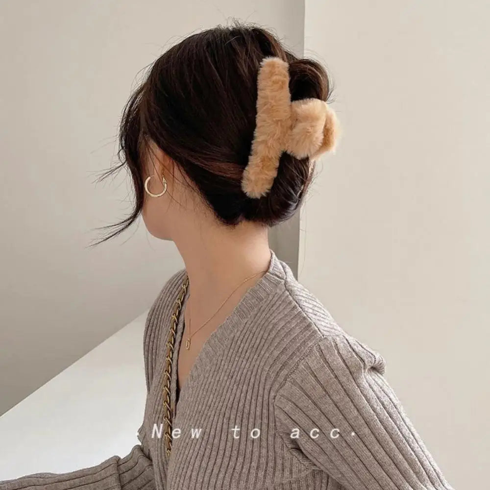 2/3pcs Women Hair Claw Winter Faux Fur Hair Clip Elegant Acrylic Hairpins Girls Hair Accessories Furry Headwear Hair Claw Clip